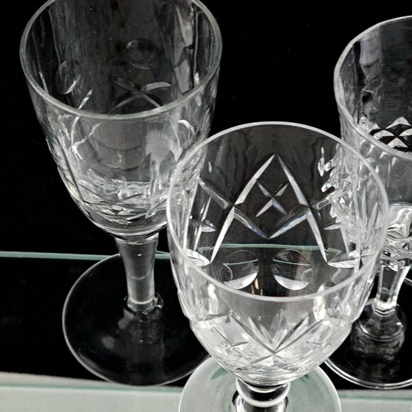 Decorative Cut Glass Liquor Cocktail Cordial Glasses (4) Collection mismatched - Picture 5 of 9